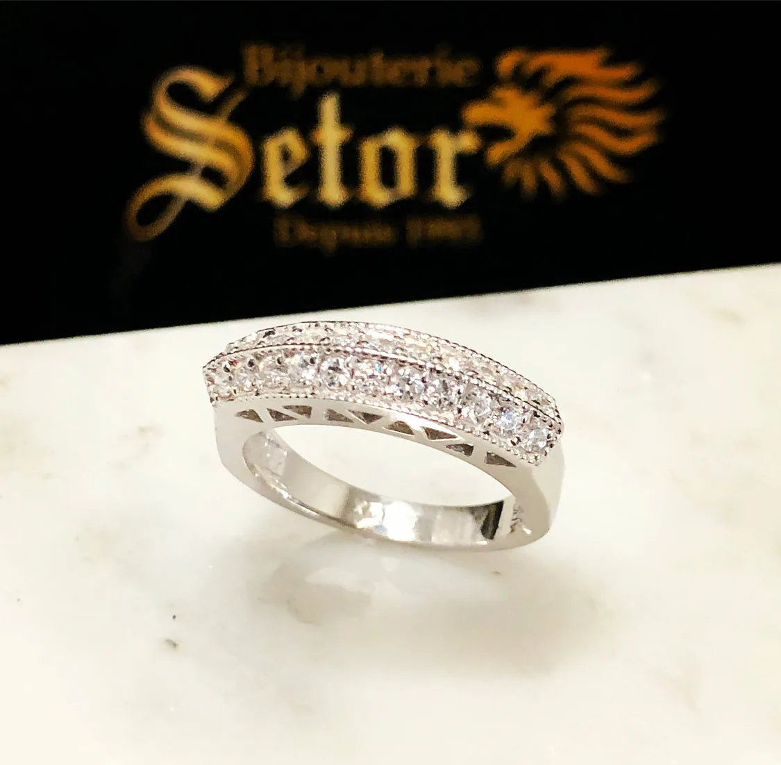 Victoria white gold ring WR097