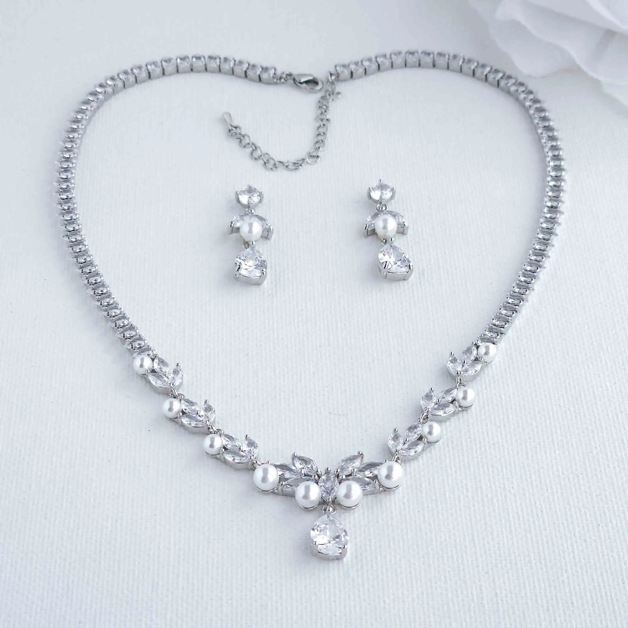 Bridal Pearl Necklace Set in Gold-Jenna