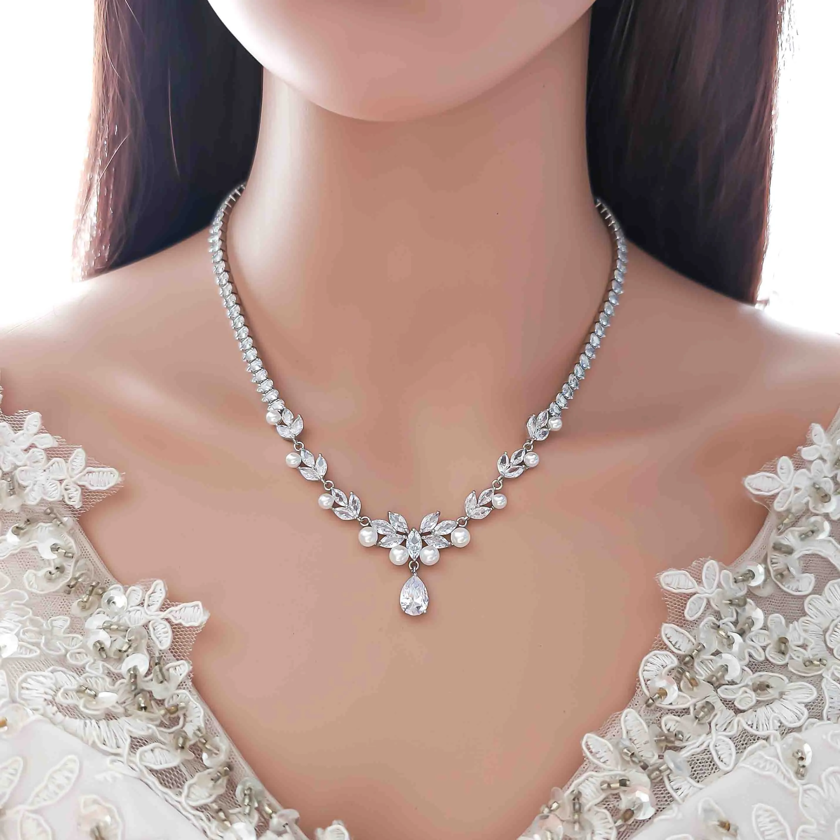 Bridal Pearl Necklace Set in Gold-Jenna