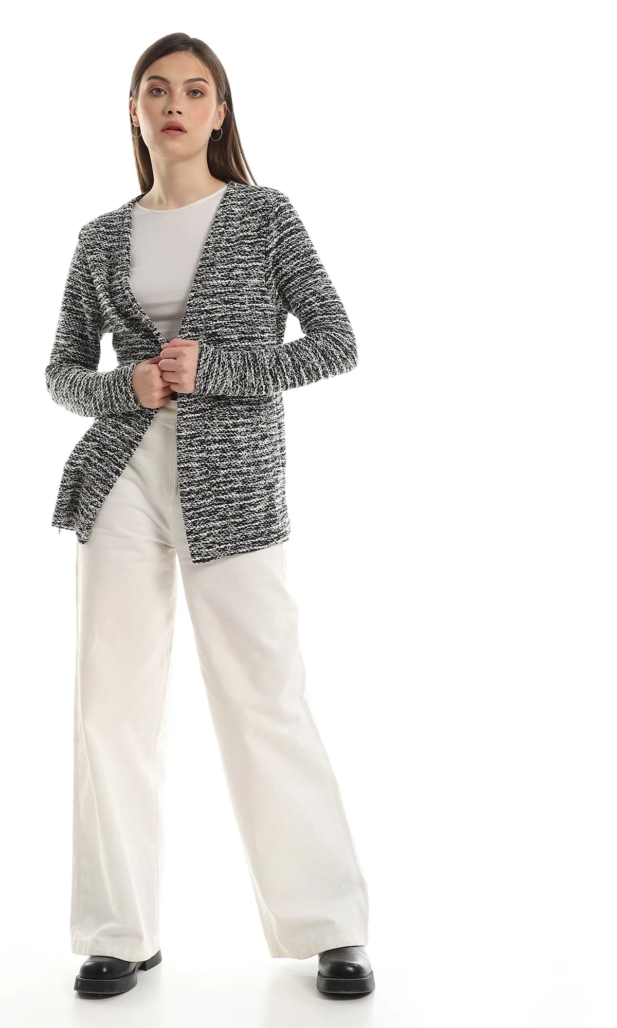 O153015 Trendy Full Sleeves Slip On Cardigan - Off White & Black