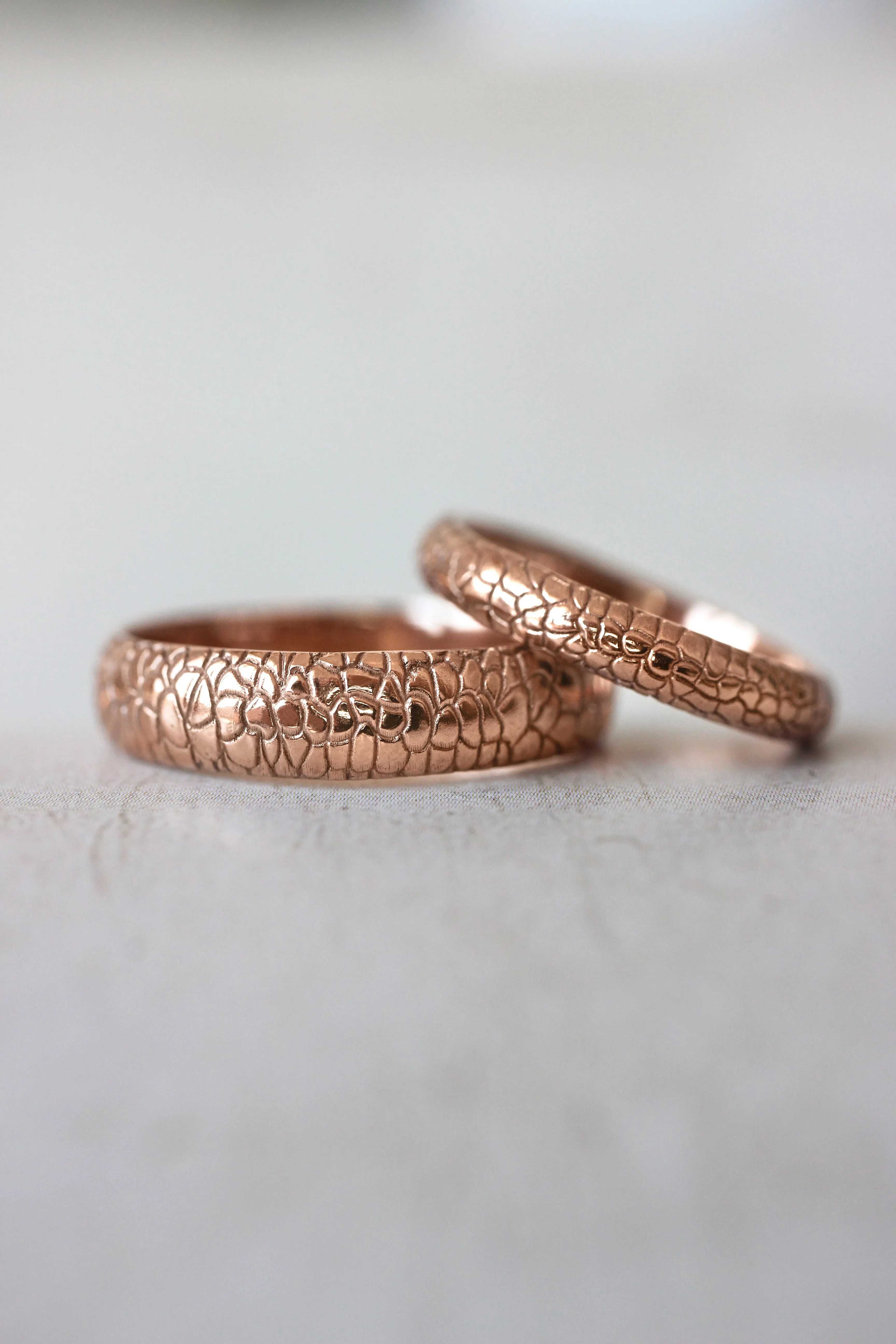 Reptile skin ring, 5 mm wedding band