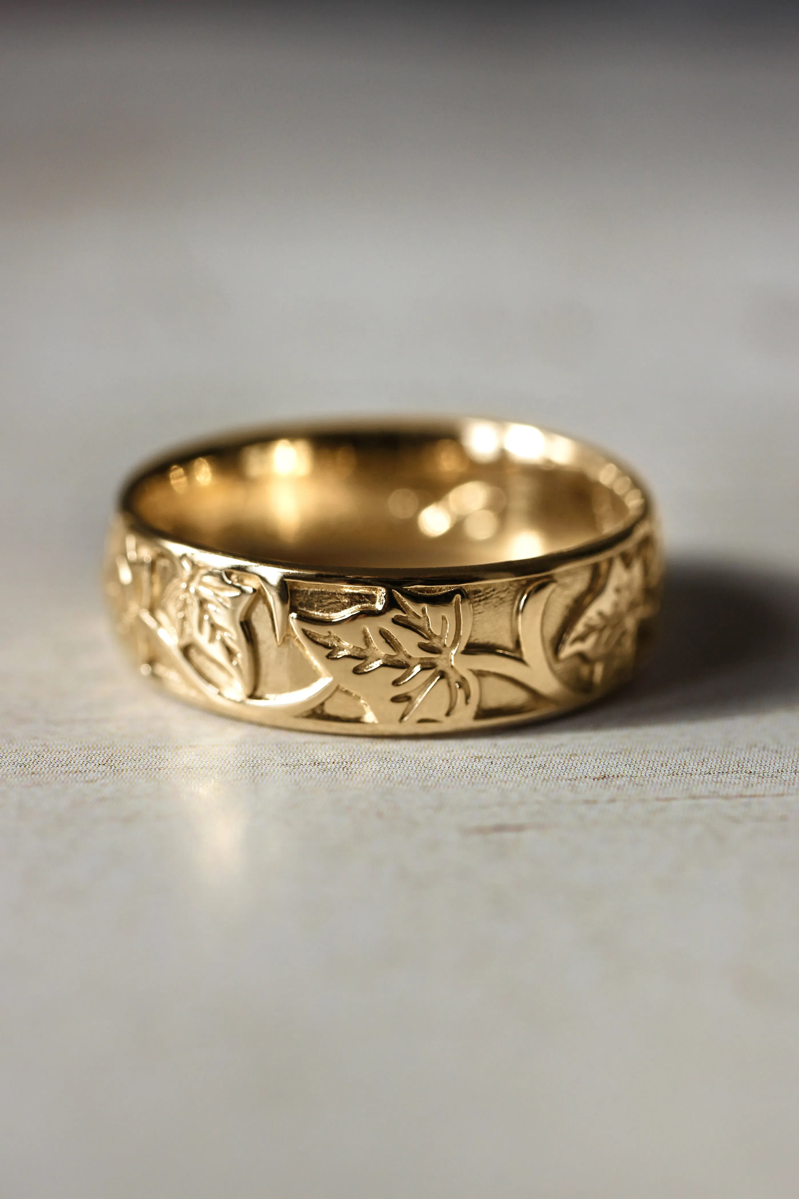 Gold ivy pattern wedding band, men's wedding band with leaf motif